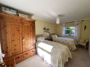 Photo 25- click for photo gallery